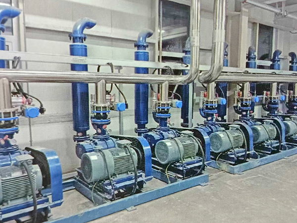 Automatic centralized conveying system for raw materials